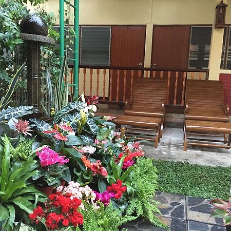 Siriwan Guesthouse Chiang Mai Zewnętrze zdjęcie
