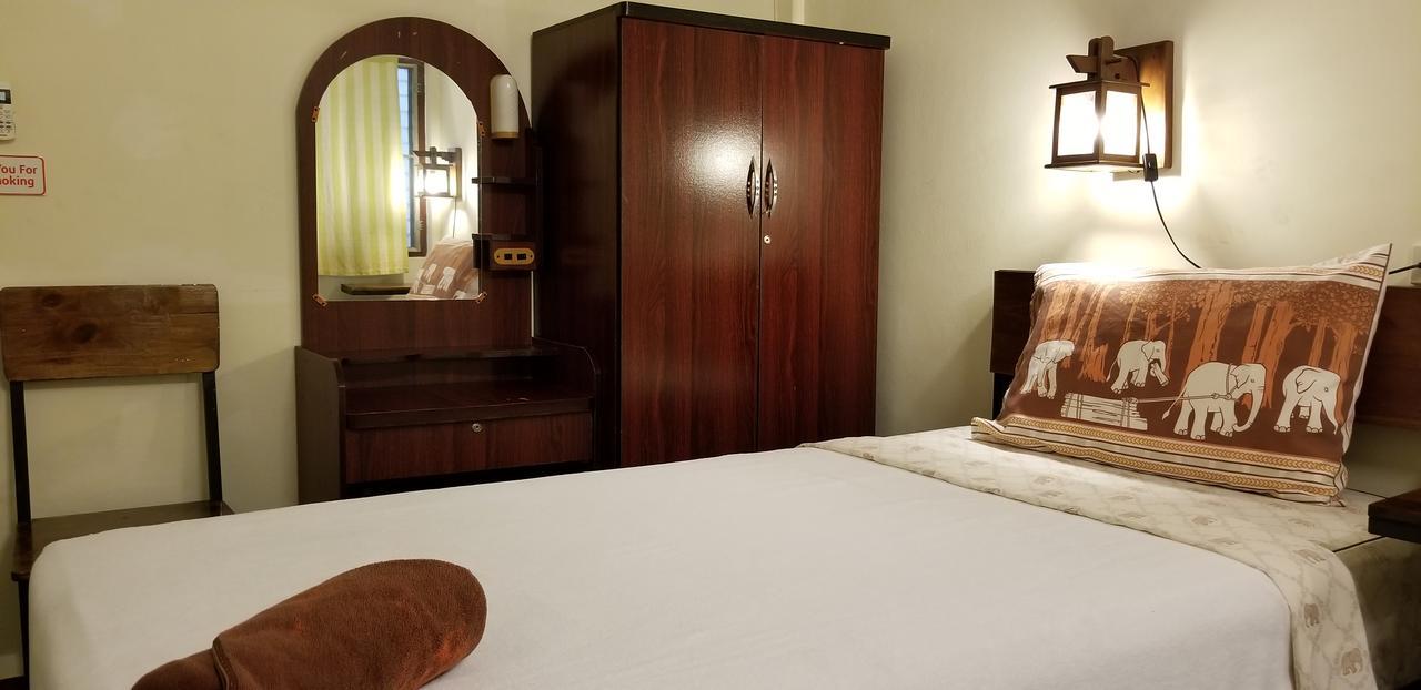 Siriwan Guesthouse Chiang Mai Zewnętrze zdjęcie