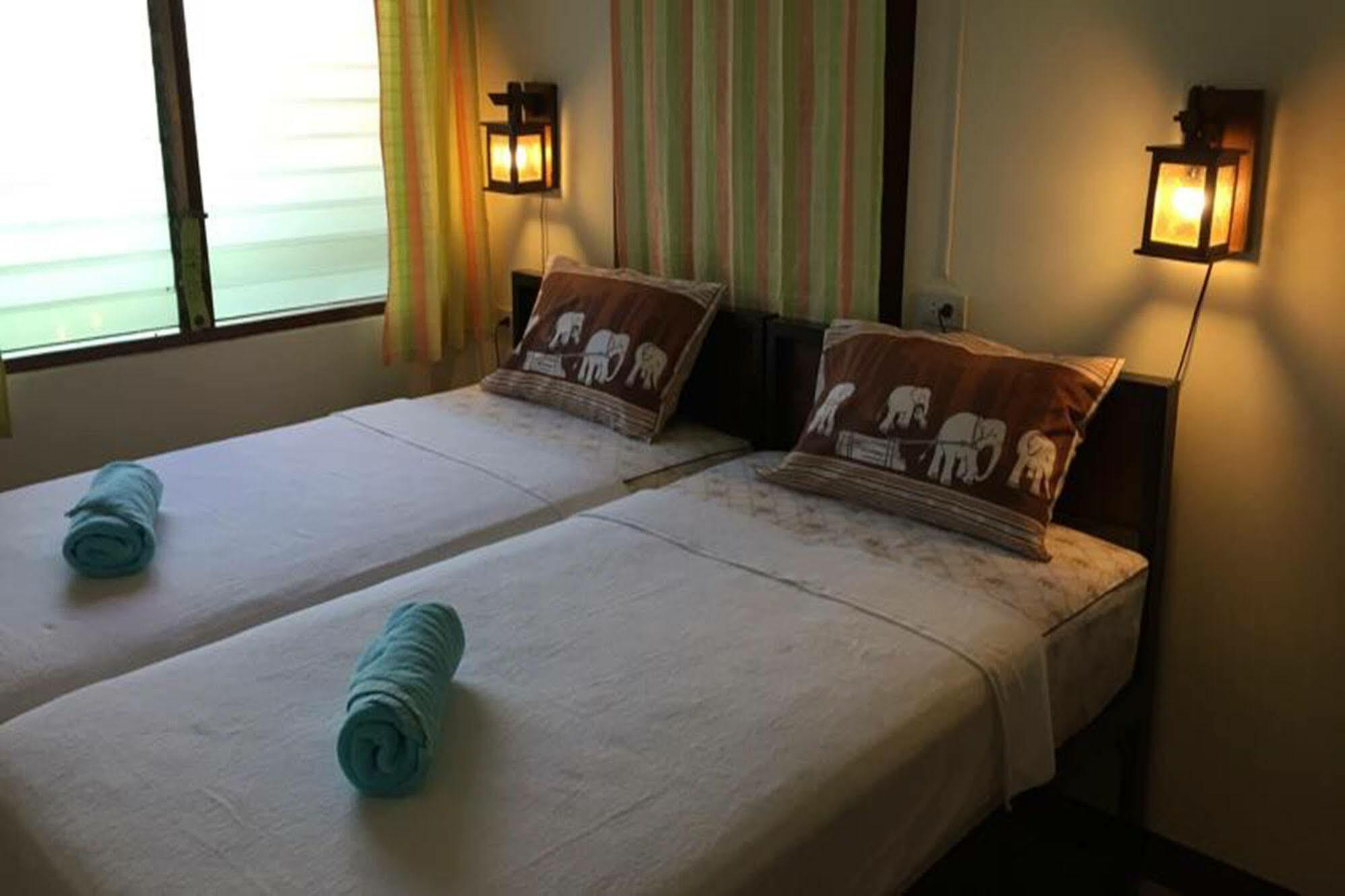 Siriwan Guesthouse Chiang Mai Zewnętrze zdjęcie