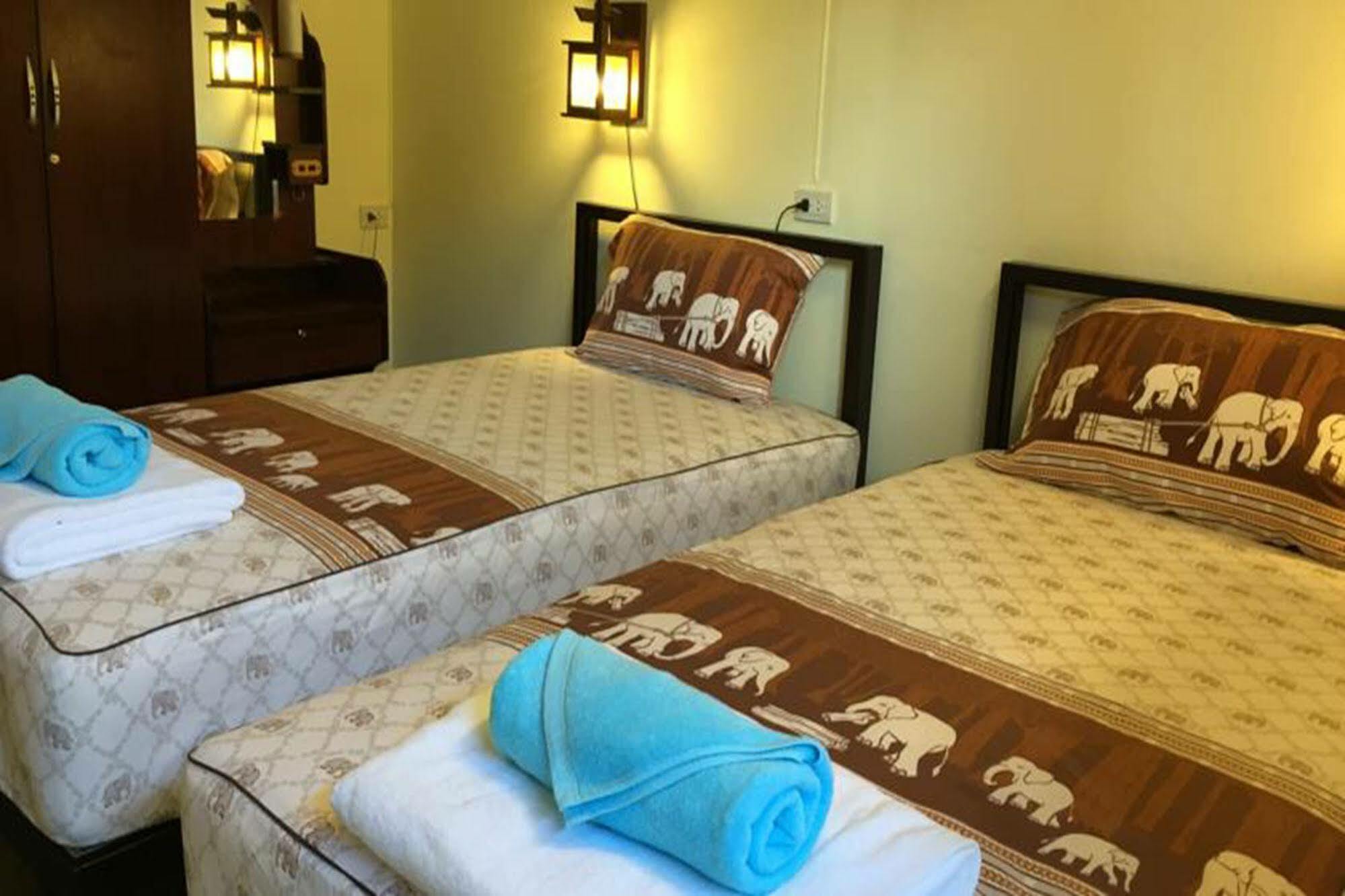 Siriwan Guesthouse Chiang Mai Zewnętrze zdjęcie